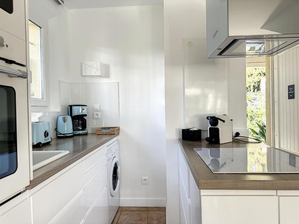 Holiday home Le Clos De *